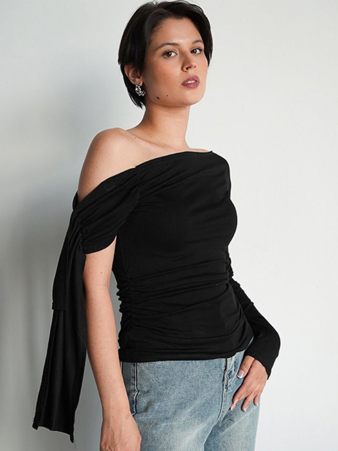 

StyleCast Women Solid One Shoulder Neck Regular Sleeves Fitted Top, Black