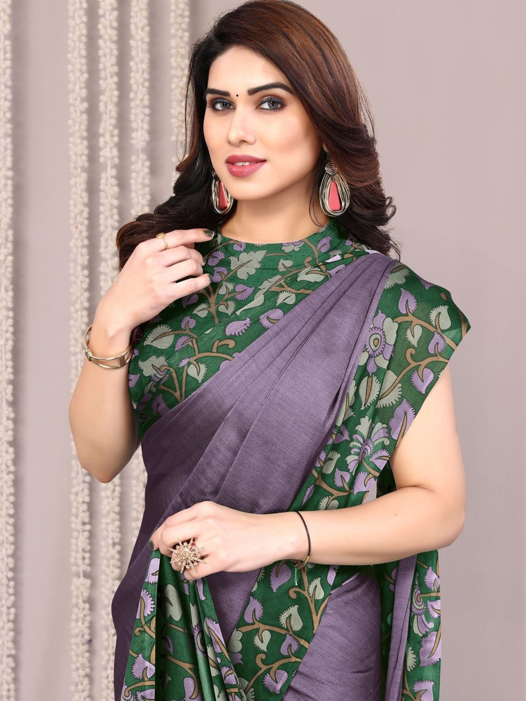 

KALINI Women Floral Printed Saree With Blouse Piece, Lavender