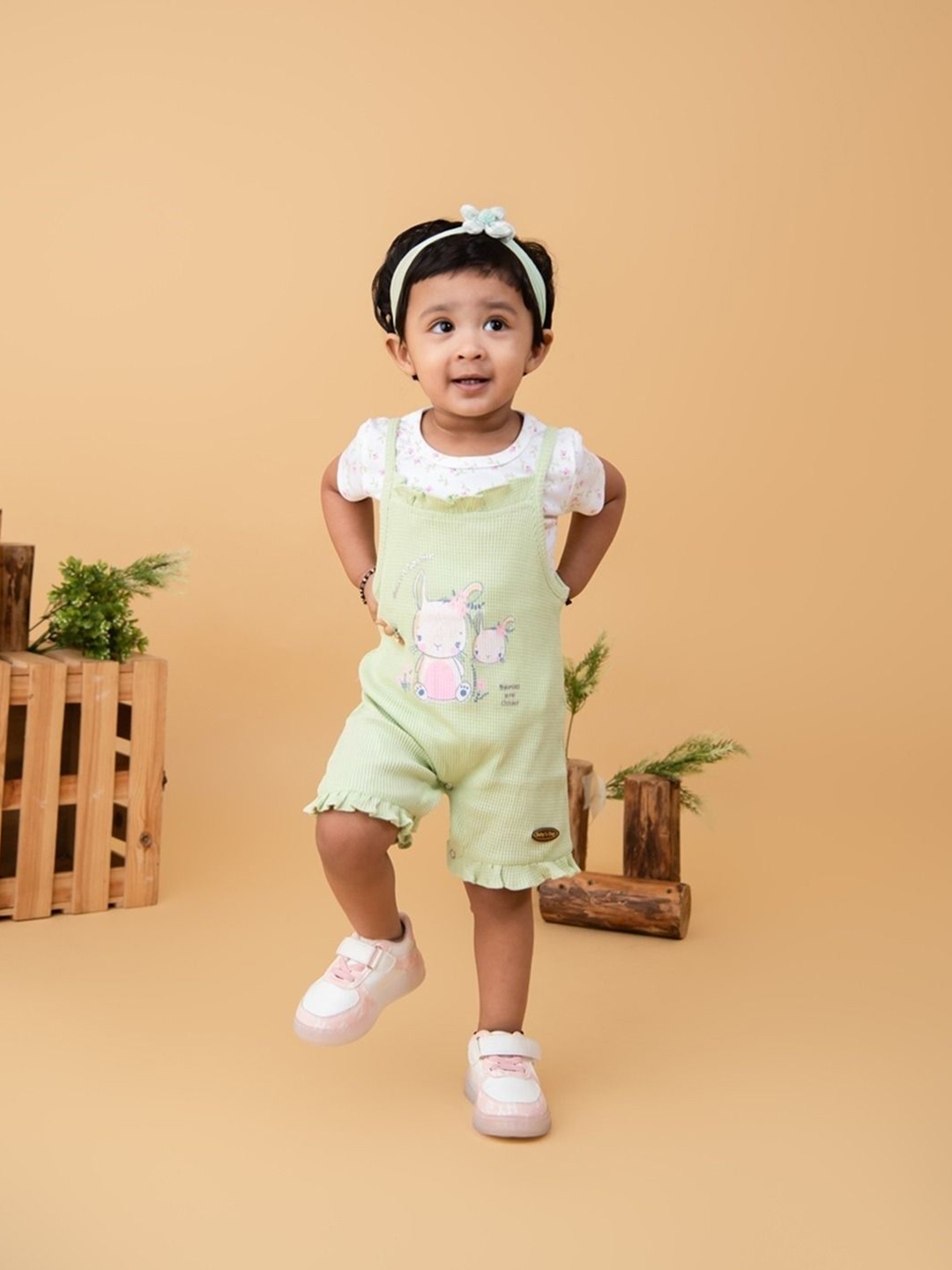 

Babys Day Infant Girls Printed Cotton Dungaree With Top & Brief, Green