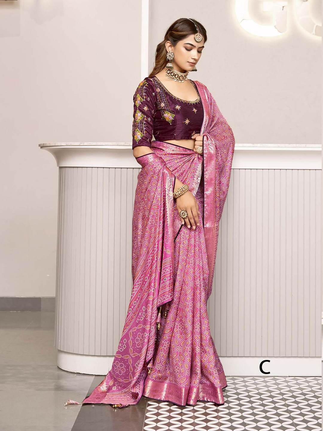 

NIRMAL CREATION Bandhani Zari Pure Crepe Saree, Pink