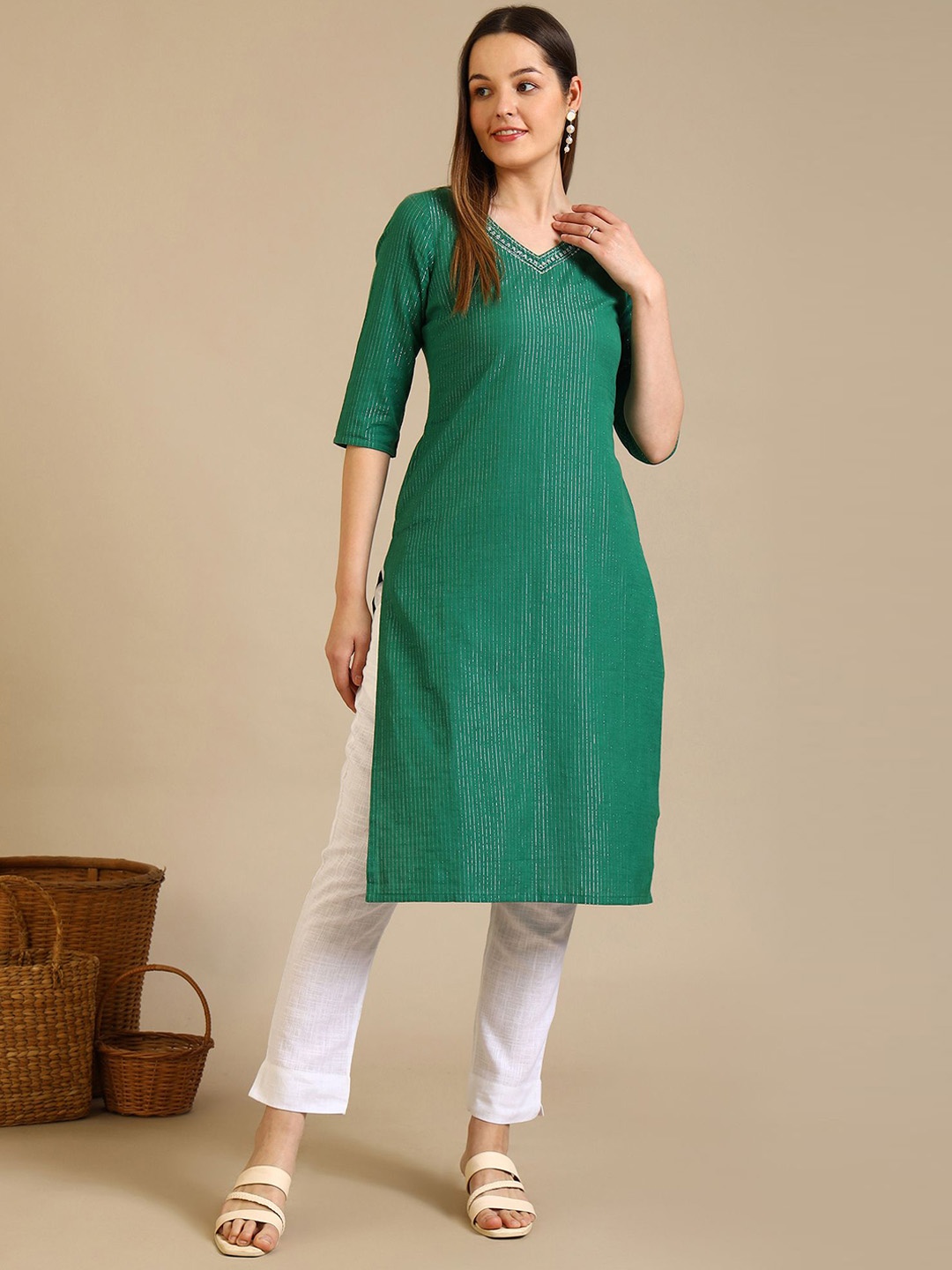 

AURELIA Striped Sequinned V-Neck pure Cotton Straight Kurta, Green