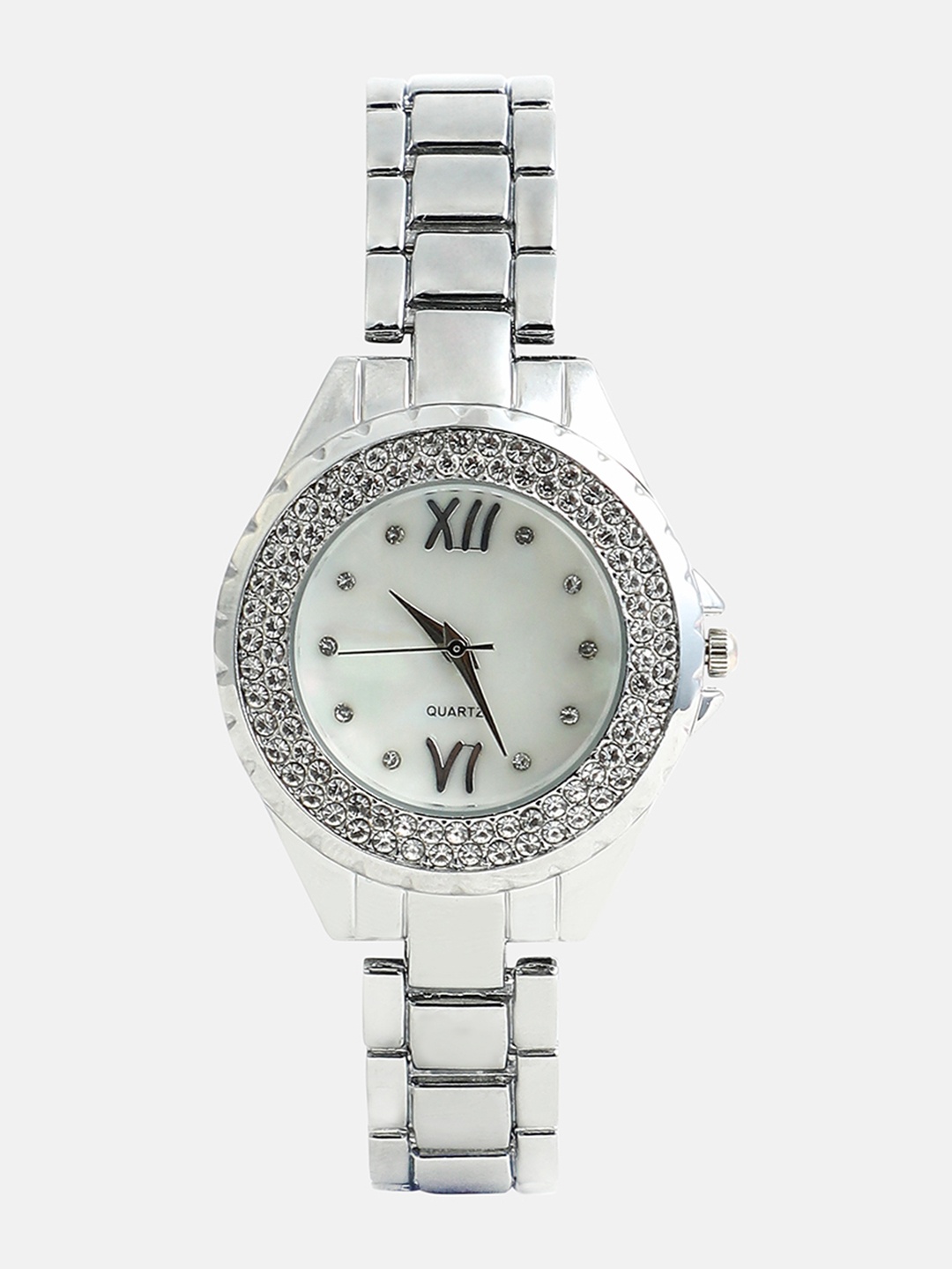 

HAUTE SAUCE by Campus Sutra Women Crystalized Round Watch Metallic Silver AW25_HSWC1254