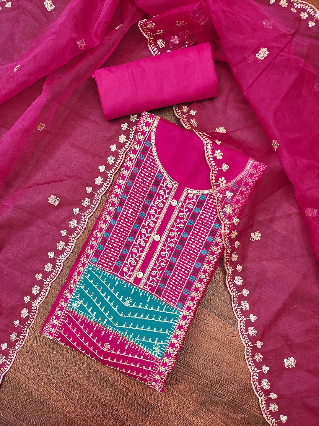 

HERE&NOW Floral Embroidred Unstitched Dress Material, Pink