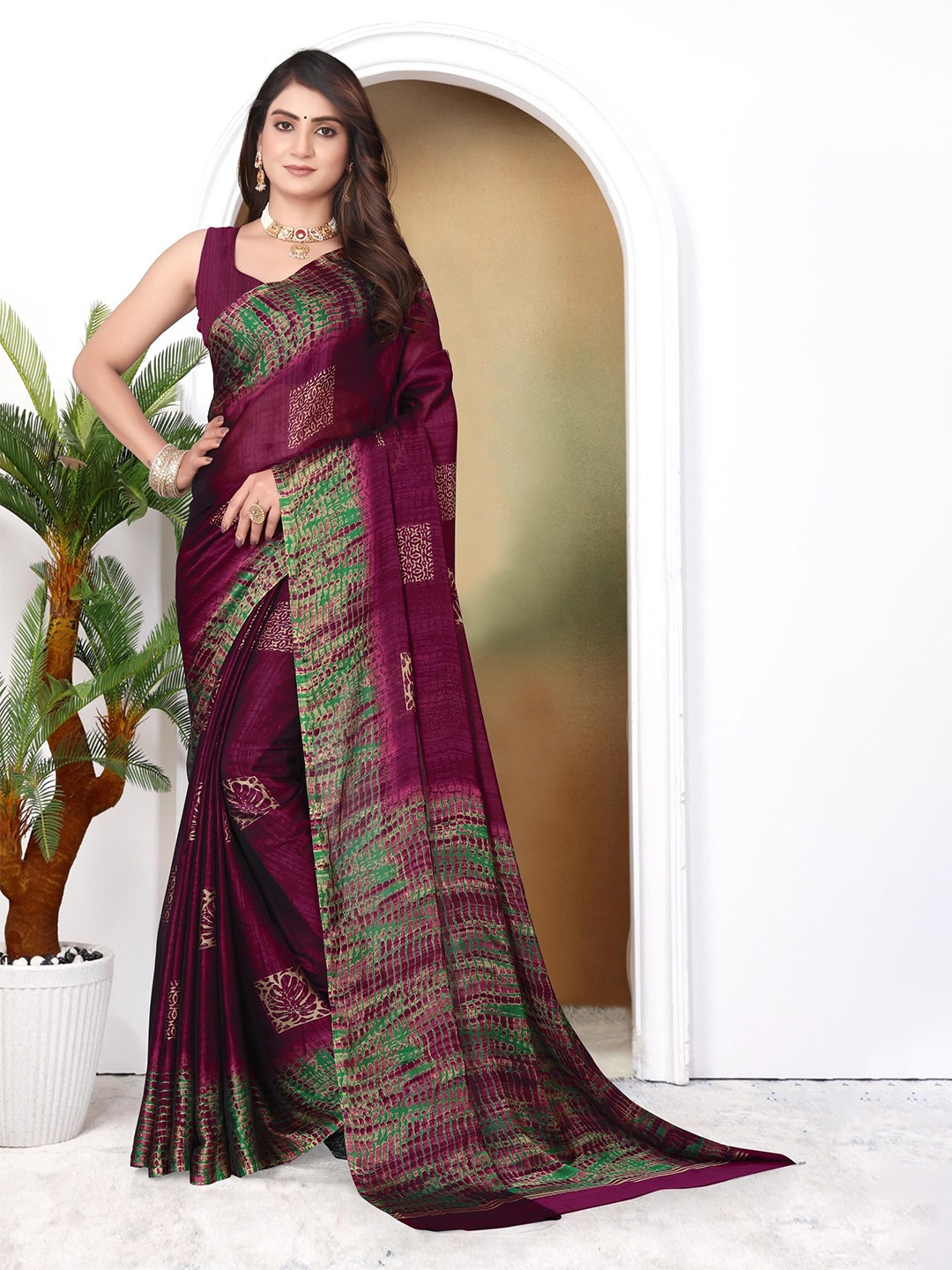 

SUPERLAXMI Floral Pure Chiffon Saree, Magenta