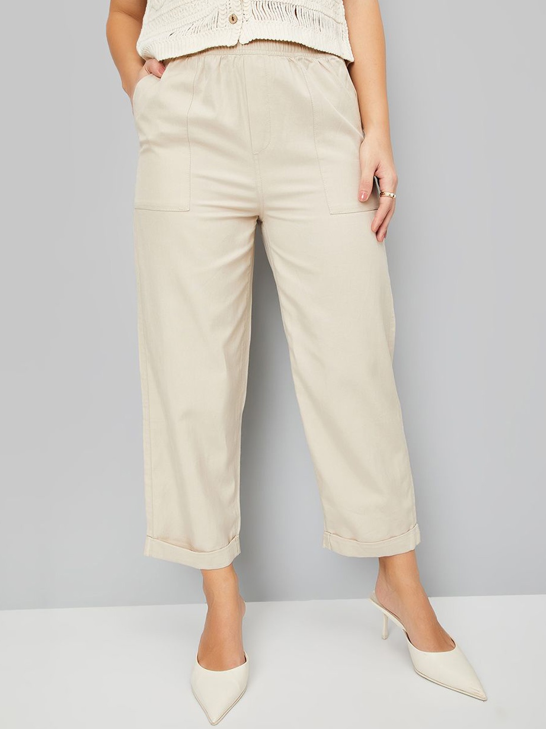 

max Women Mid-Rise Regular Trousers, Beige