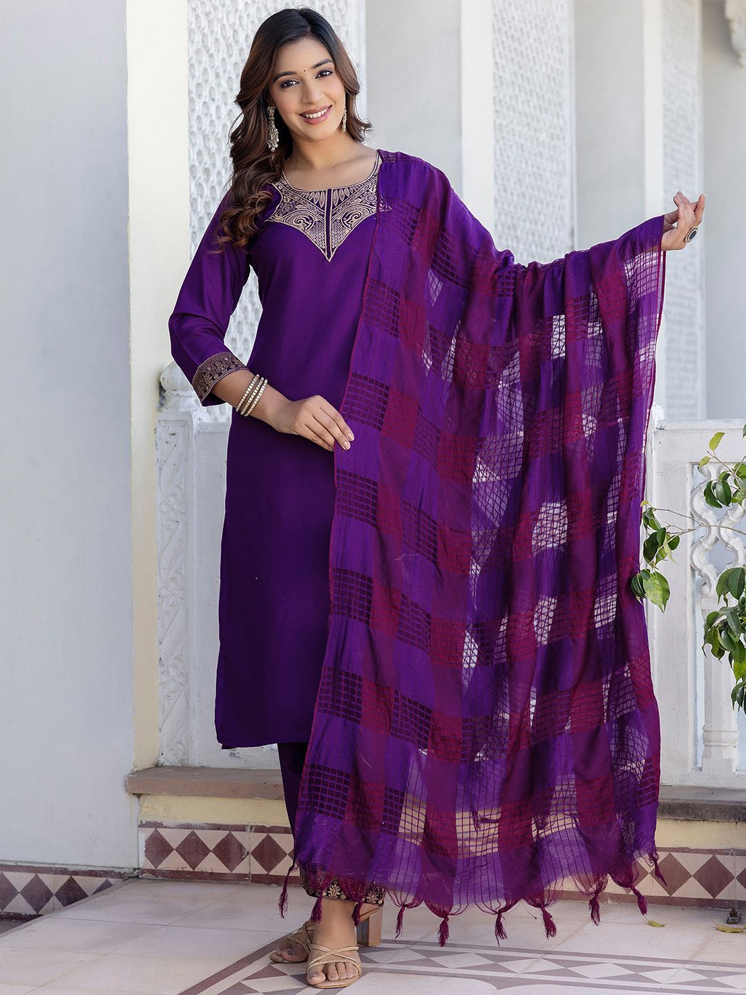 

SKYLEE Women Regular Kurta with Trousers & With Dupatta, Violet