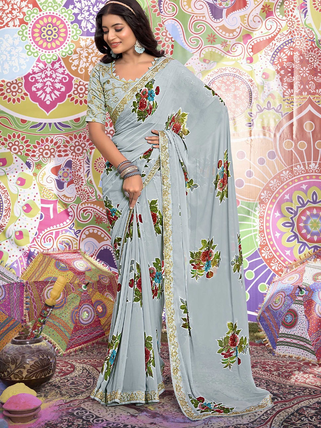 

DIVASTRI Floral Embroidered Poly Georgette Saree, Grey