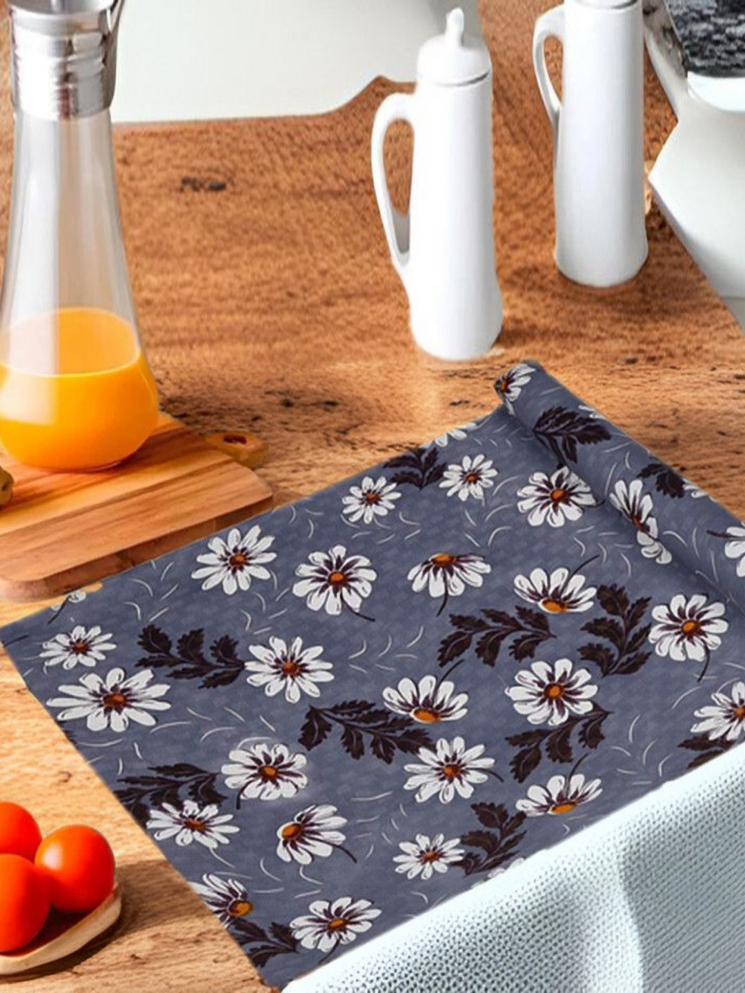 

REVEXO Grey & White Printed Water-Resistant Shelf Liner