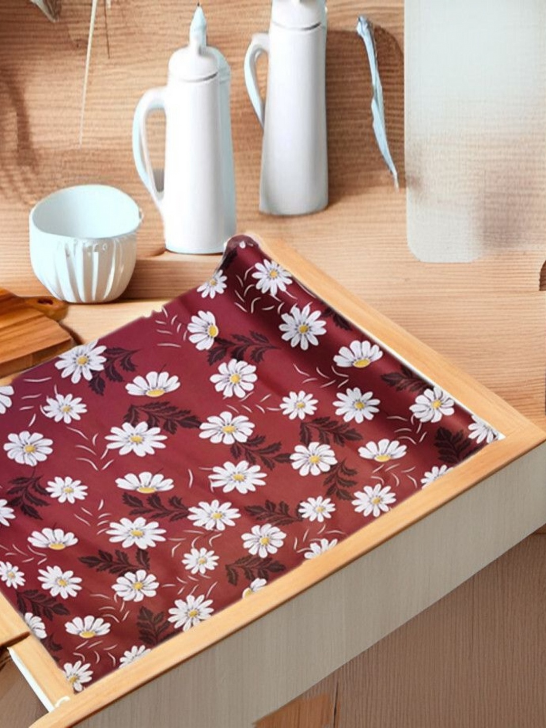 

REVEXO Red & White Printed Water-Resistant Shelf Liner