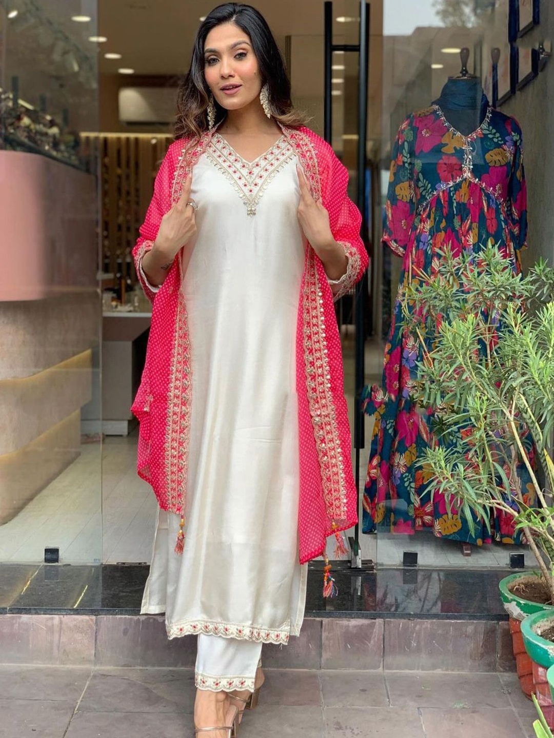 

DIVASTRI Women Floral Embroidered Regular Mirror Work Kurta with Trousers & With Dupatta, Red