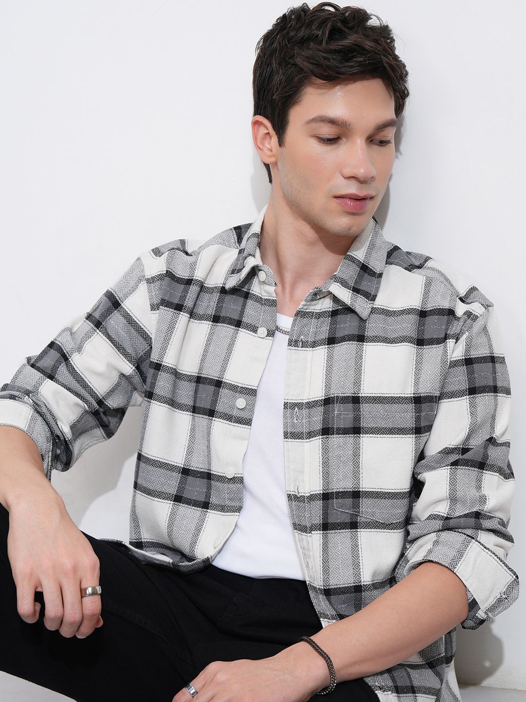 

HIGHLANDER Men Grindal Yarn Dobby Textured Checked Relaxed Overshirt, Off white