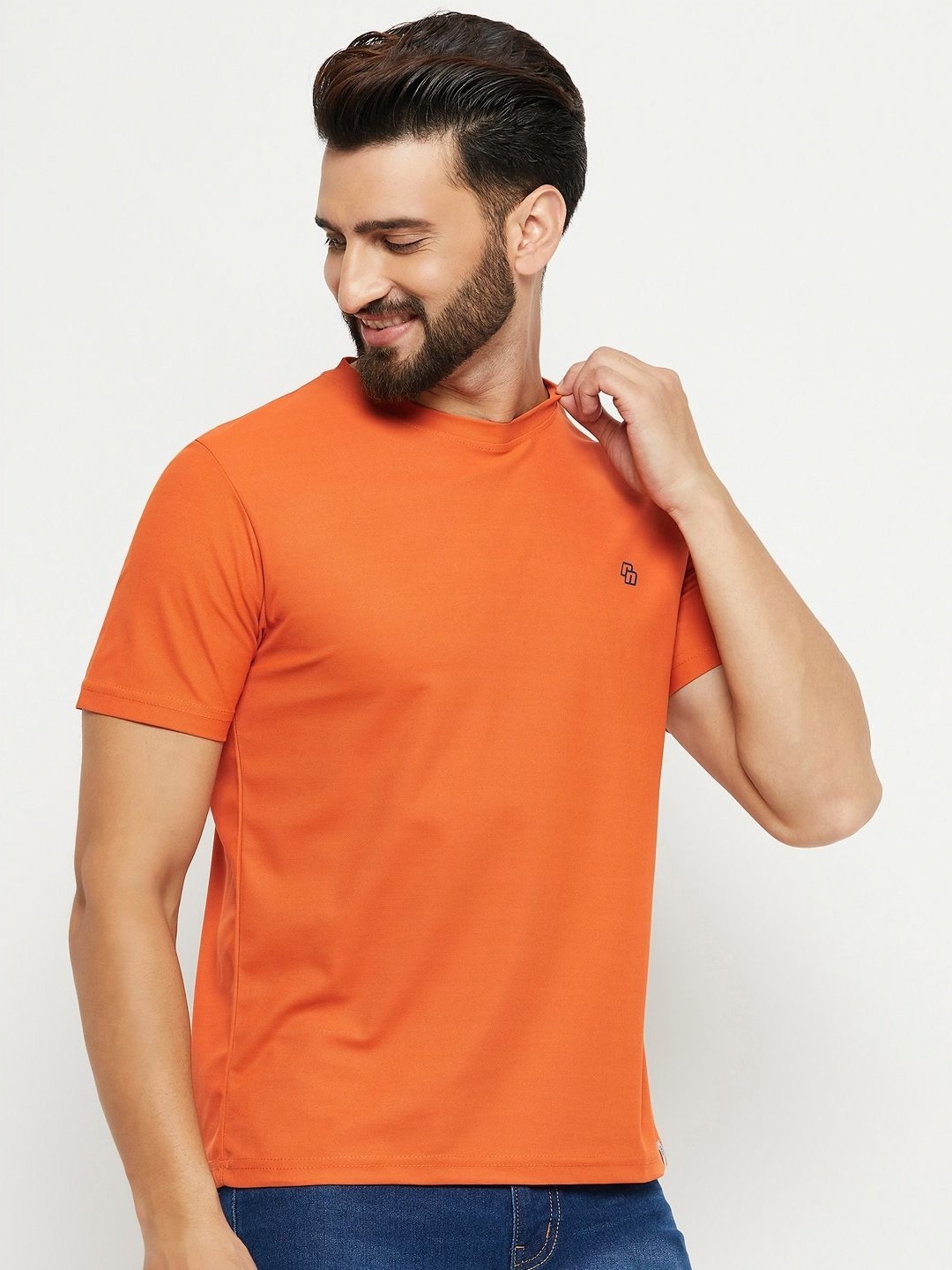 

RENUOVO Men Solid Round Neck Cotton T-shirt, Rust