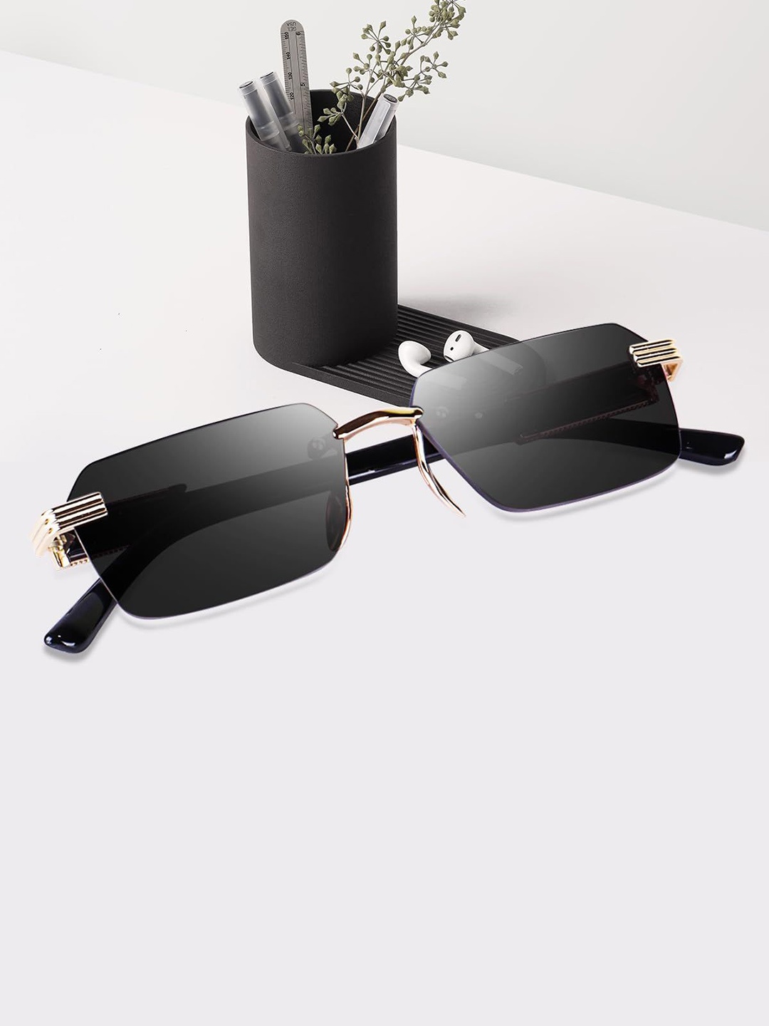

DressBerry Women Rectangle Sunglasses with UV Protected Lens, Black