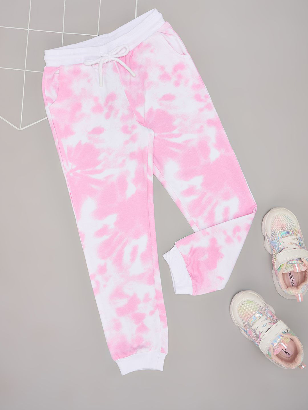 

Pantaloons Junior Girls Printed Pure Cotton Mid Rise Joggers, Pink