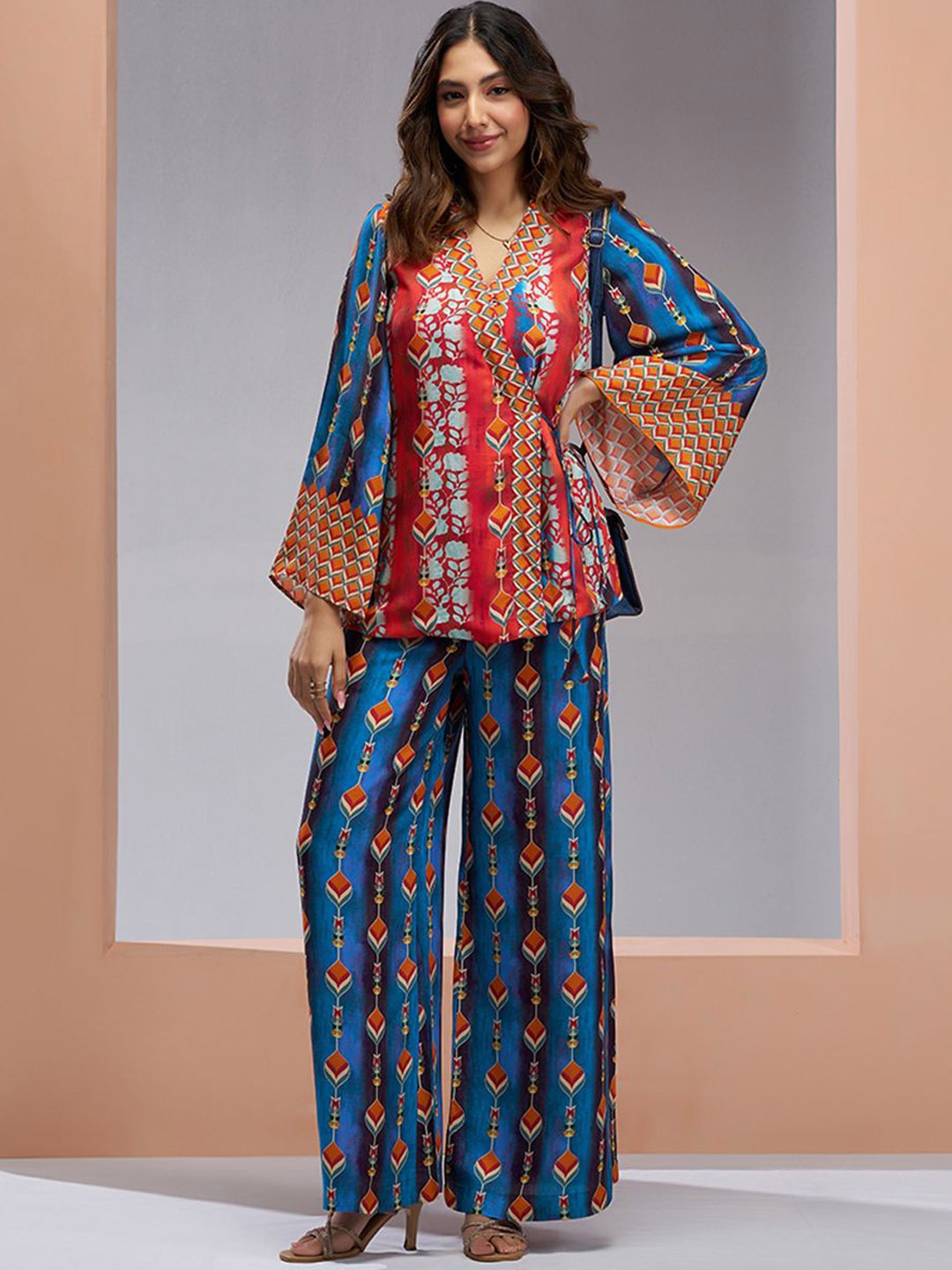 

Fusionic Ethnic Motifs Printed V-Neck Pure Silk Kimono Style Top & Trouser, Navy blue