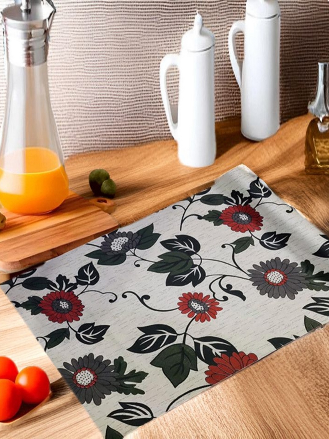 

REVEXO Grey & Red Printed Water-Resistant Shelf Liner