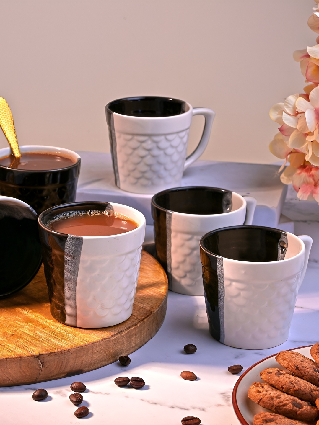 

Storepedia Black & White 6 Pieces Textured Ceramic Glossy Cups 150ml Each