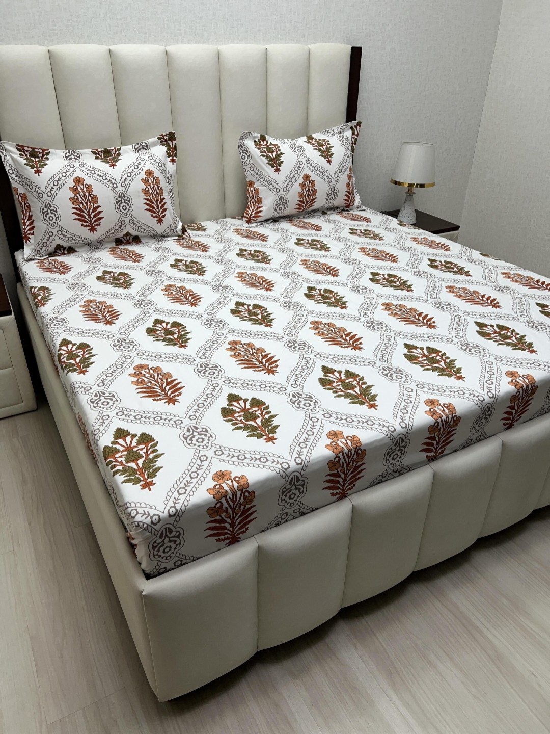 

Pure Decor Amulya White Printed Microfiber 330 TC Queen Bedsheet Set-2.28 m x 2.54 m