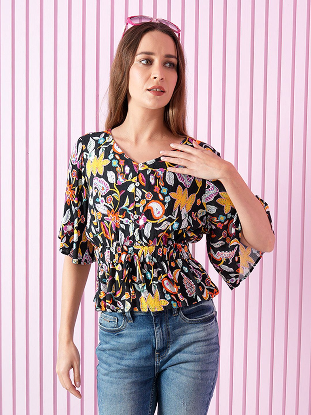 

ONLY Women Print V-Neck Flared Sleeves Cinched Waist Top, Black