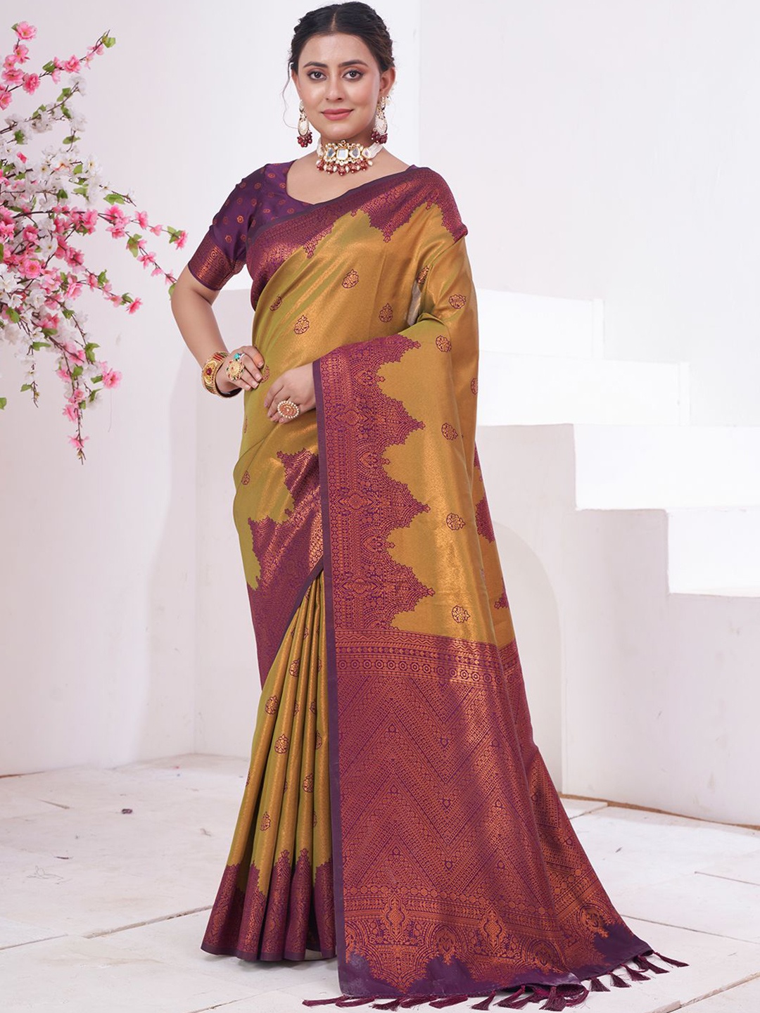 

LeeliPeeri Designer Ethnic Motifs Zari Silk Blend Kanjeevaram Saree, Mustard