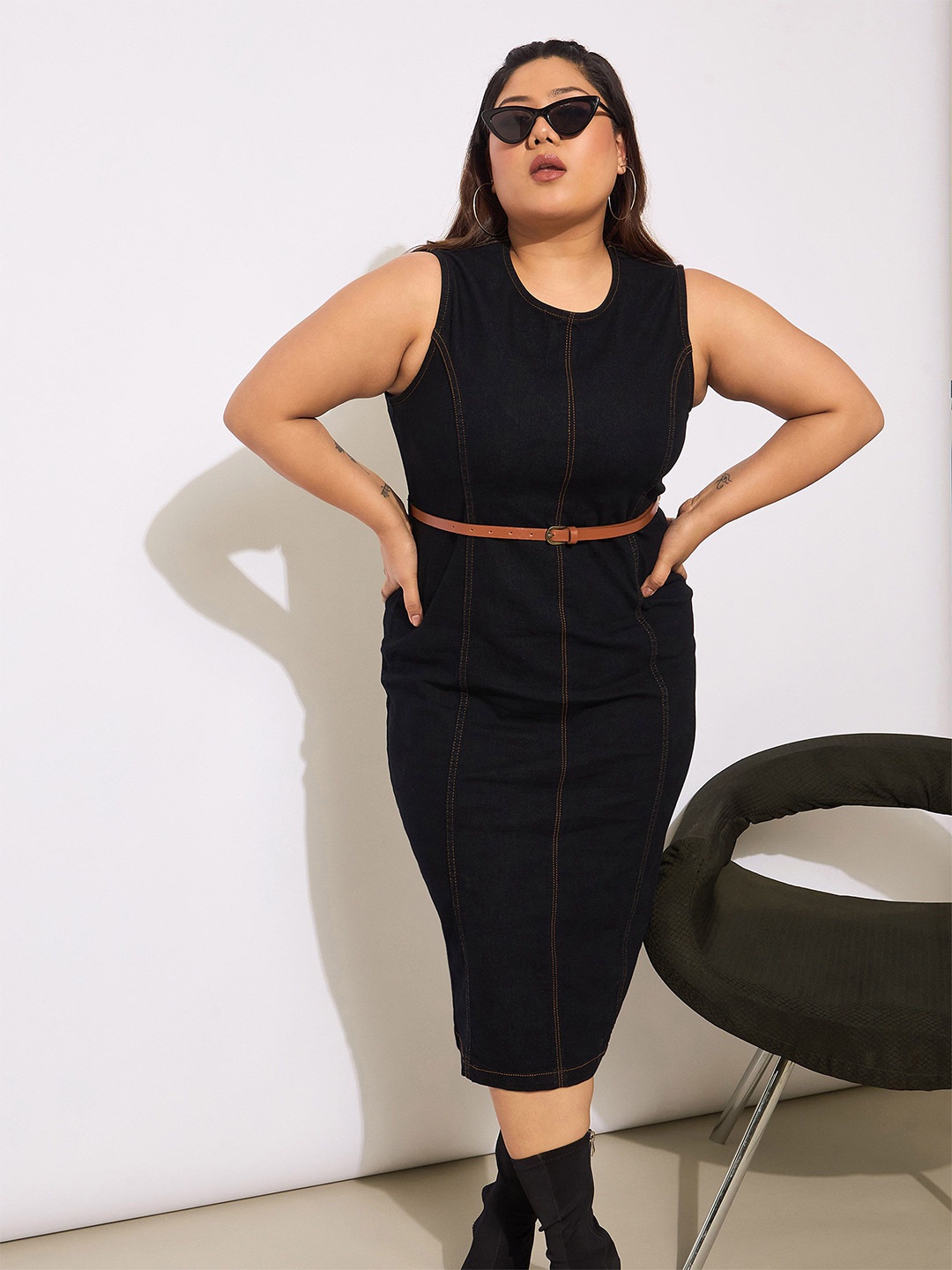 

SASSAFRAS Curve Women Sleeveless Bodycon Dress, Black