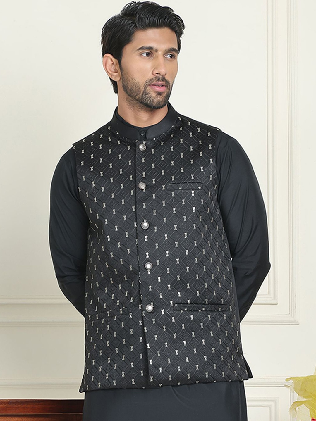 

Anouk Embroidered Mandarin Collar Neck Nehru Jacket, Black