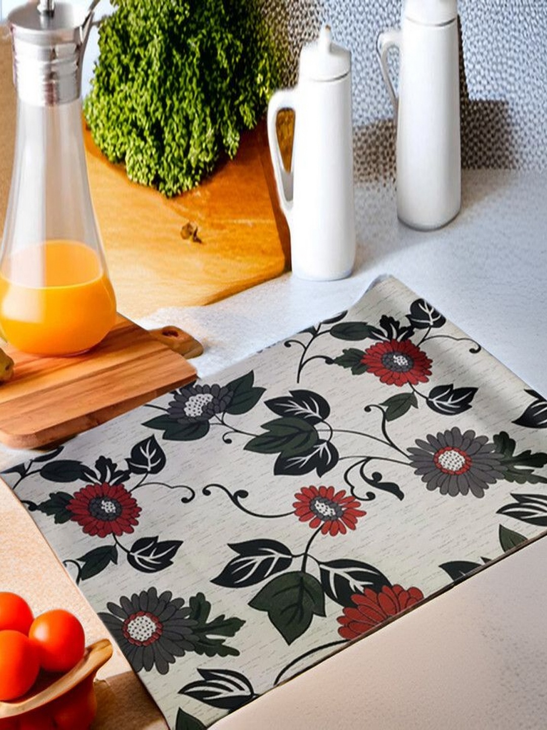 

REVEXO Grey & Red Printed Water-Resistant Shelf Liner