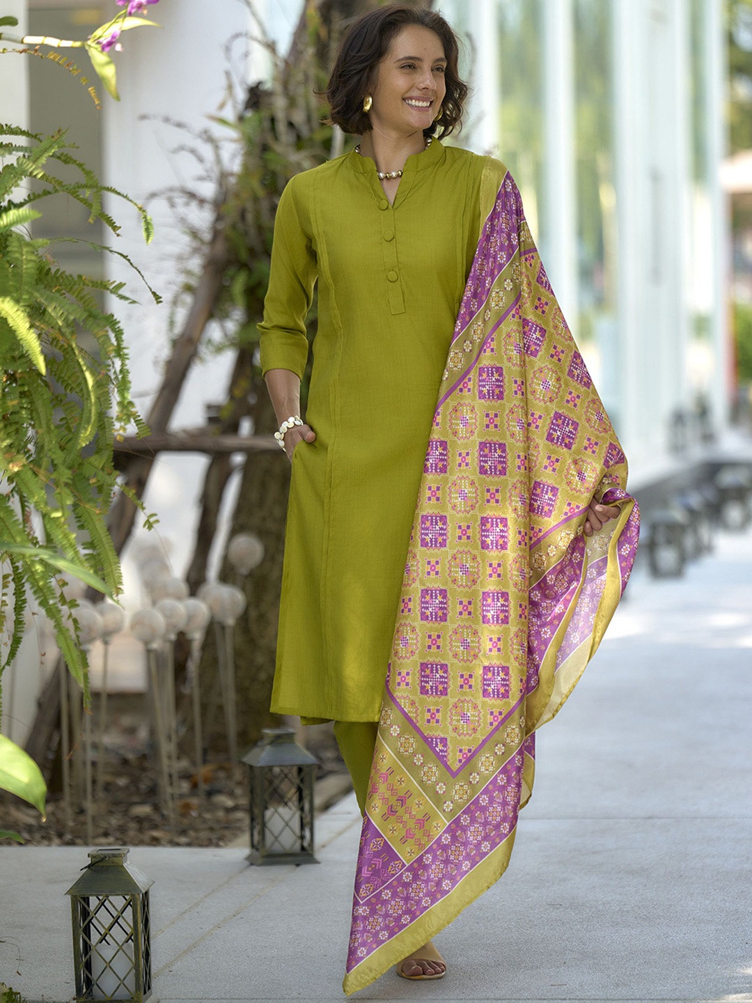 

SHREE LAXMINARAYAN EXPORT Mandarin Collar Panelled Straight Kurta With Trouser & Dupatta, Green