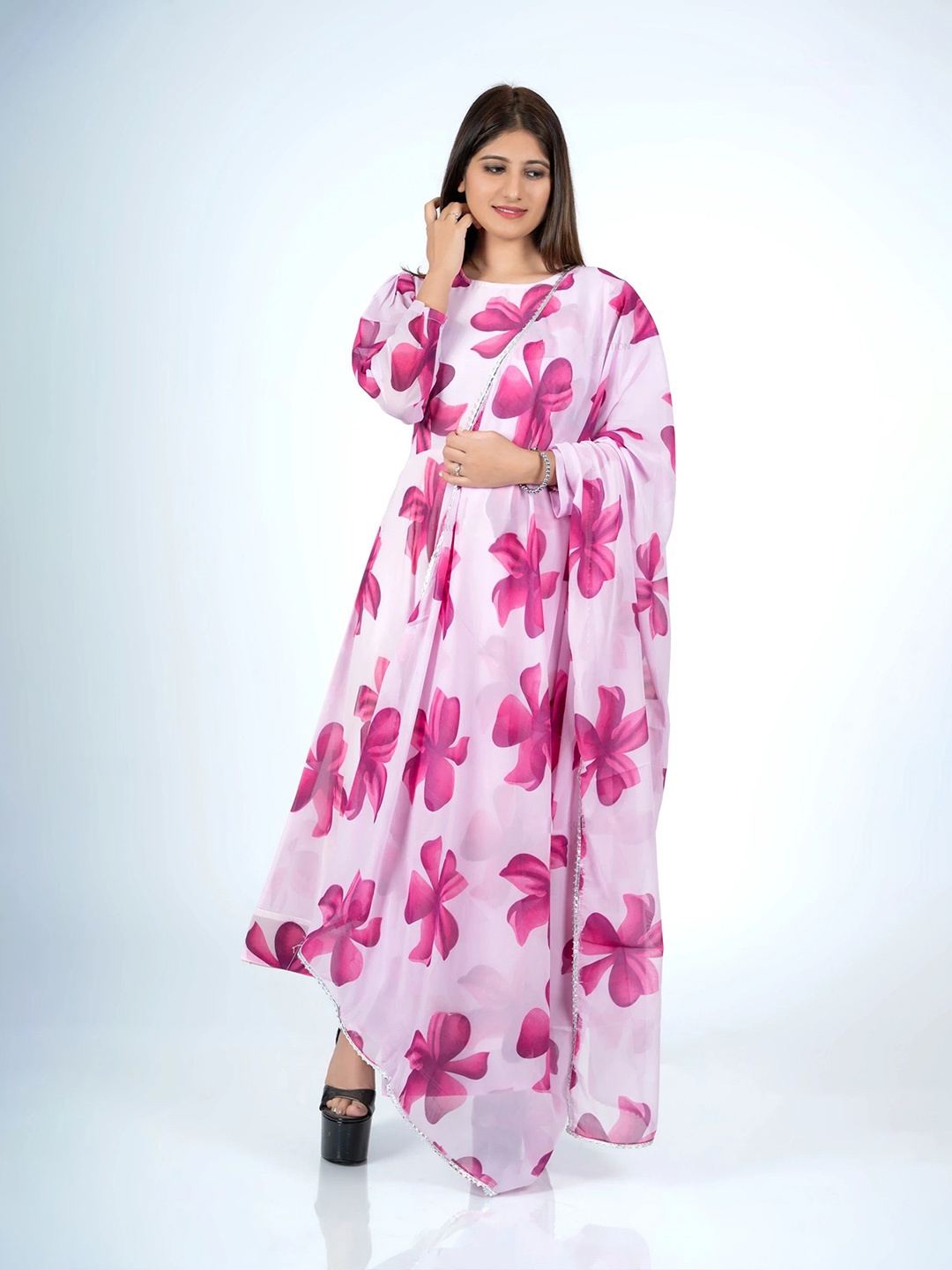 

Krunal Raiyani Women Printed Maxi Dress & Dupatta, Pink