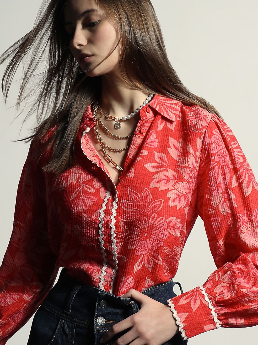 

Vero Moda Women Spread Collar Floral Printed Casual Shirt, Red