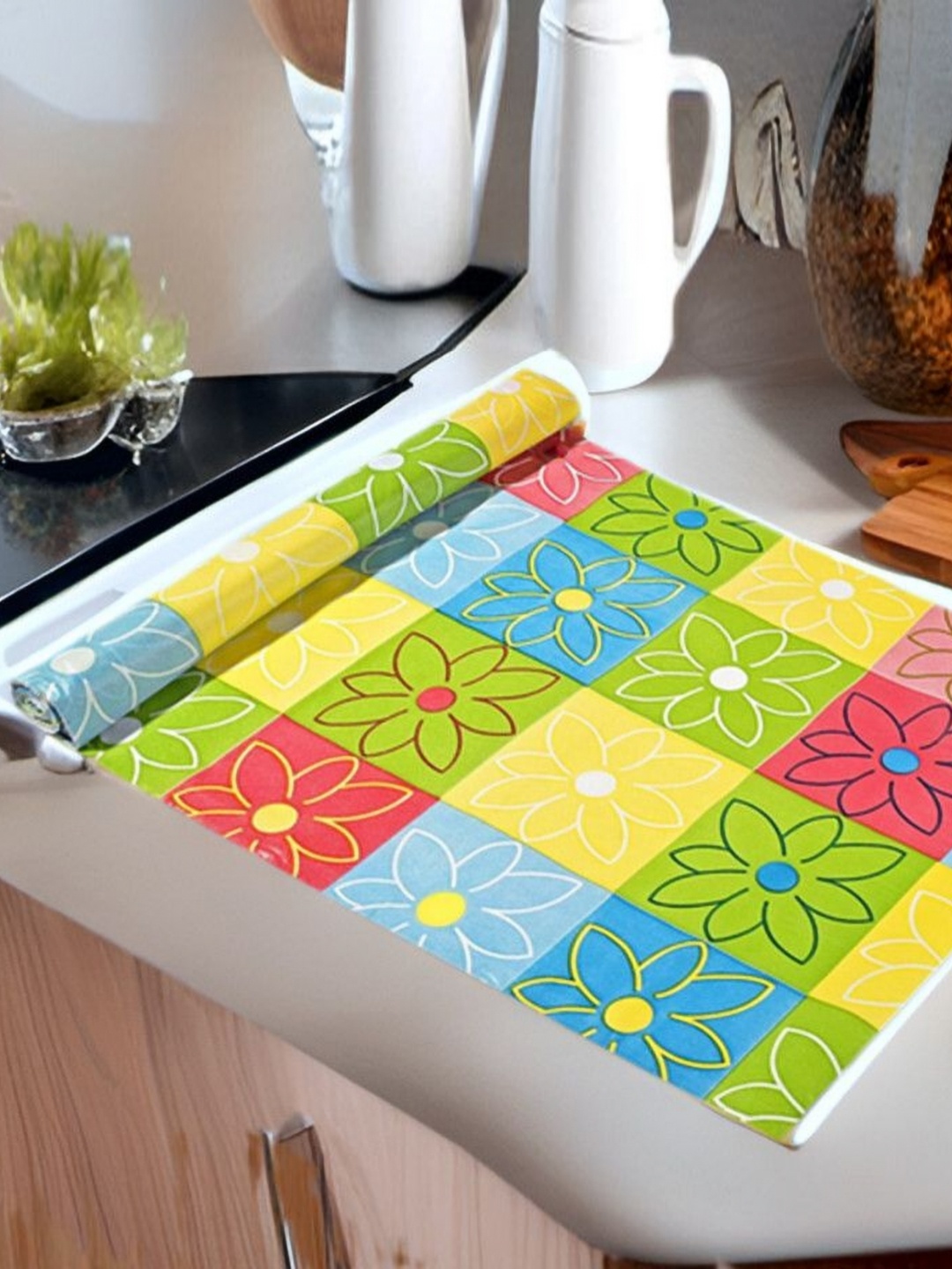 

REVEXO Yellow & Green Printed Water-Resistant Shelf Liner