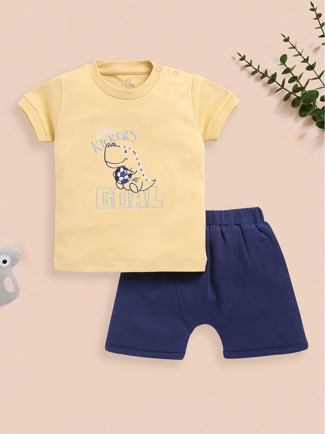 

BABY GO Boys Embroidered Round Neck T-shirt With Shorts, Yellow