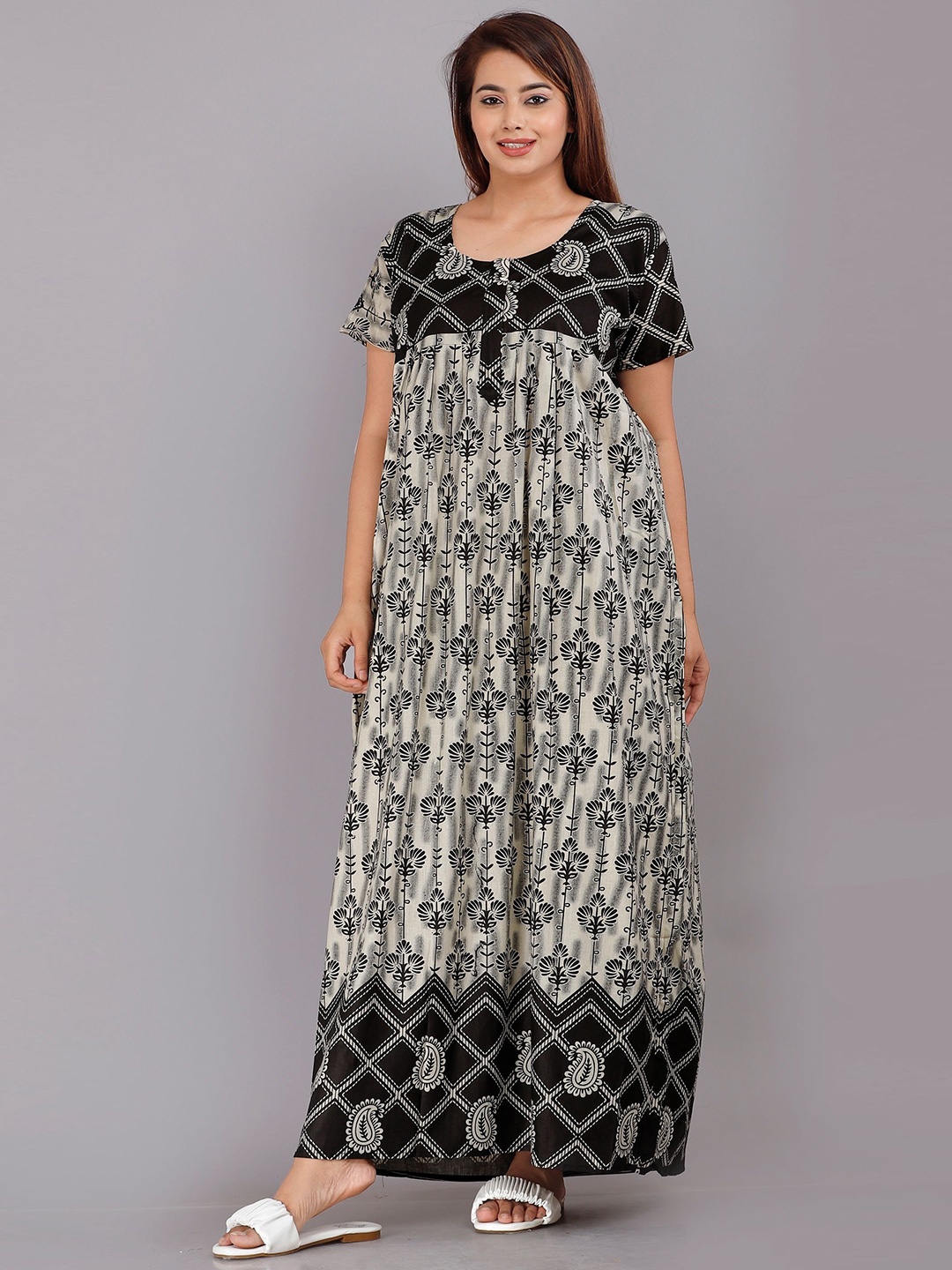

PR PINK ROYAL Women Printed Maxi Nightdress, White
