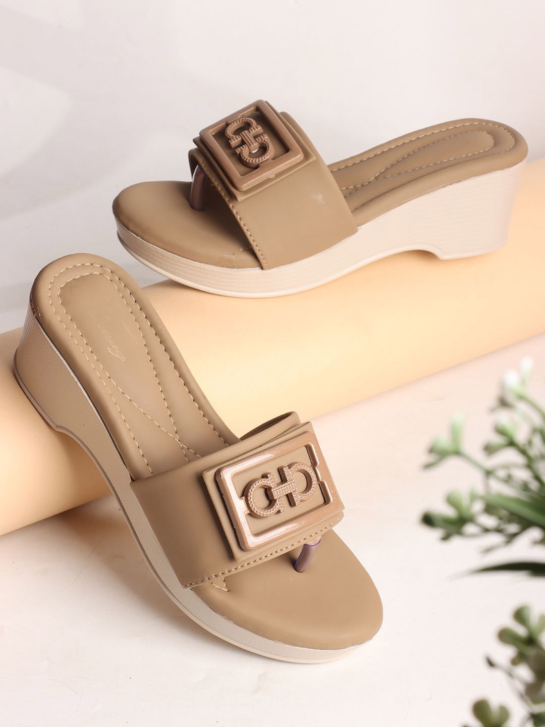 

CHINRAAG Women Open Toe Flats with Buckles, Tan
