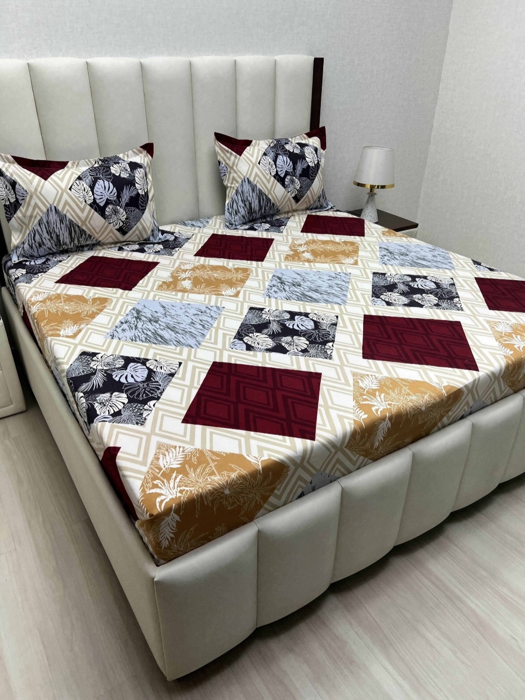 

Pure Decor Amulya White & Brown Printed Microfiber 260 TC Queen Bedsheet Set 2.28m X 2.54m