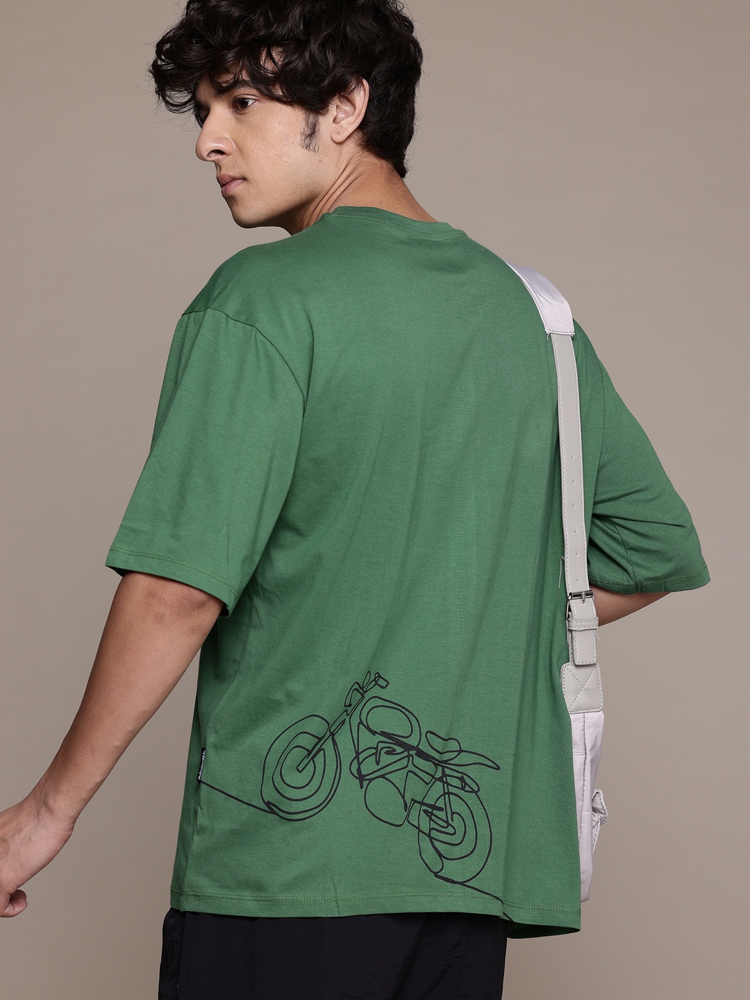 

Roadster The Lifestyle Co. Pure Cotton Graphic Printed T-shirt, Green