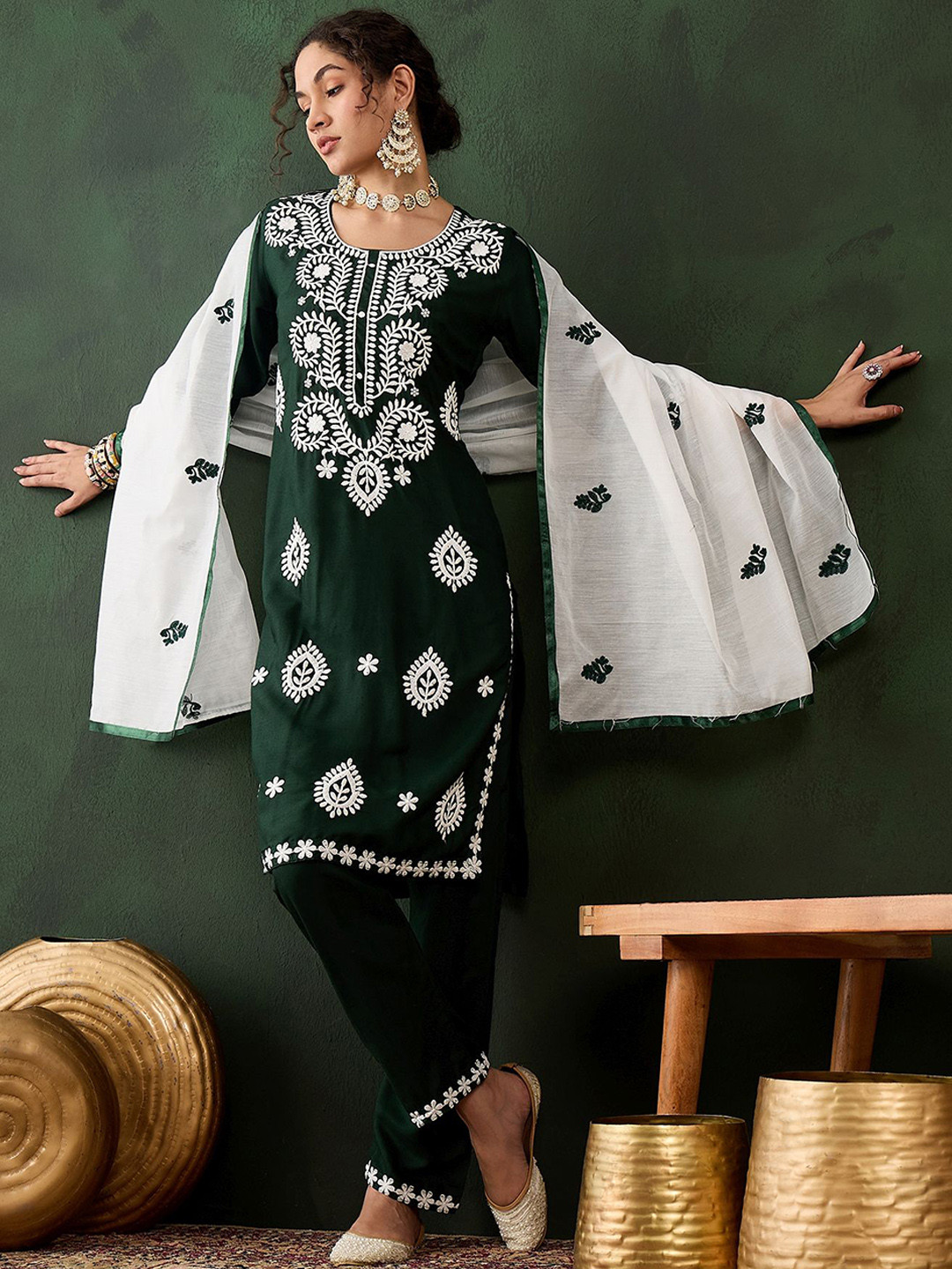 

HERE&NOW Floral Embroidered Straight Thread Work Kurta With Salwar And Dupatta, Green