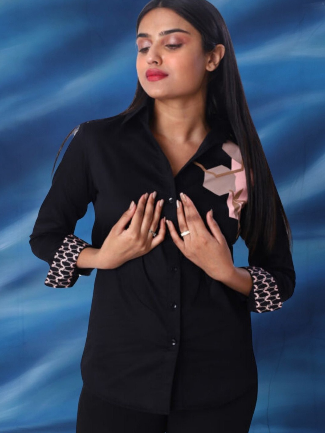 

SEREIN Women Spread Collar Floral Printed Cotton Casual Shirt, Black