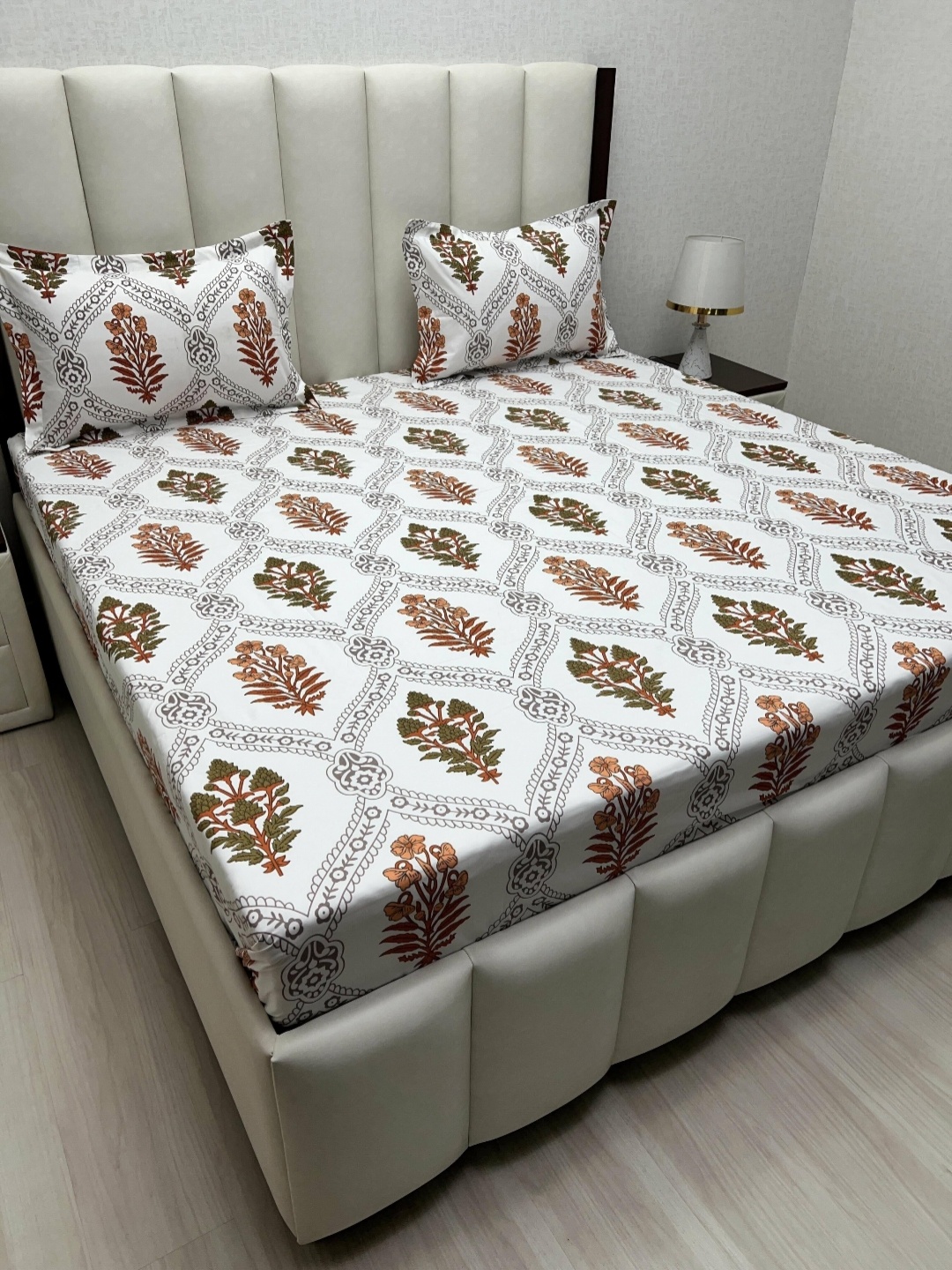 

Pure Decor Amulya Brown Ethnic Motifs Printed 220 TC Queen Bedsheet Set 2.28 m x 2.54 m, White