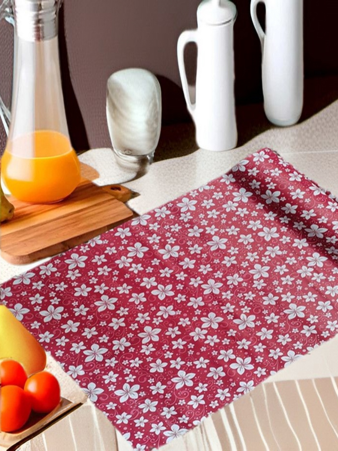 

REVEXO Red & White Printed Water-Resistant Shelf Liner
