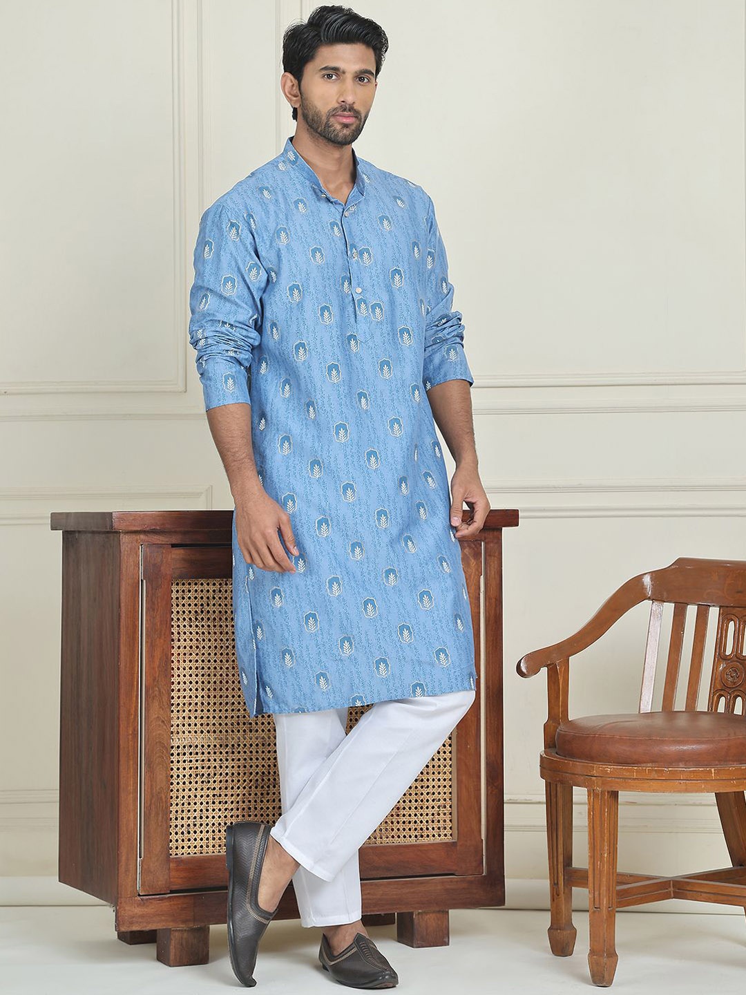 

Anouk Blue Ethnic Motifs Printed Mandarin Collar Straight Kurta With Pyjamas