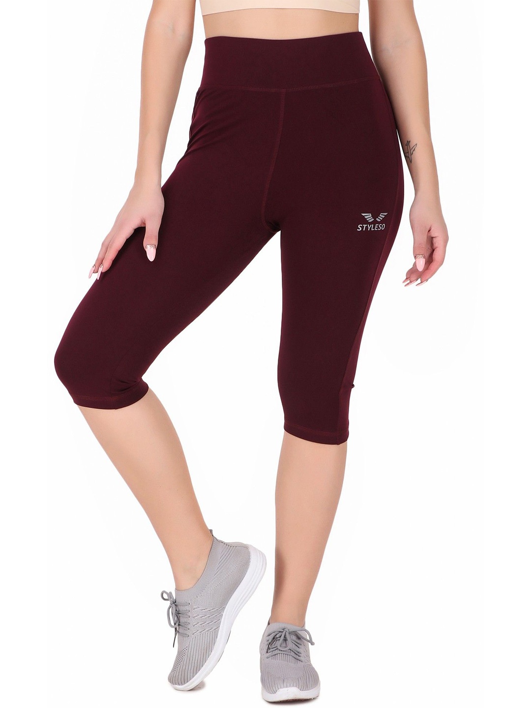 

STYLESO Women Skinny Fit Capris, Maroon