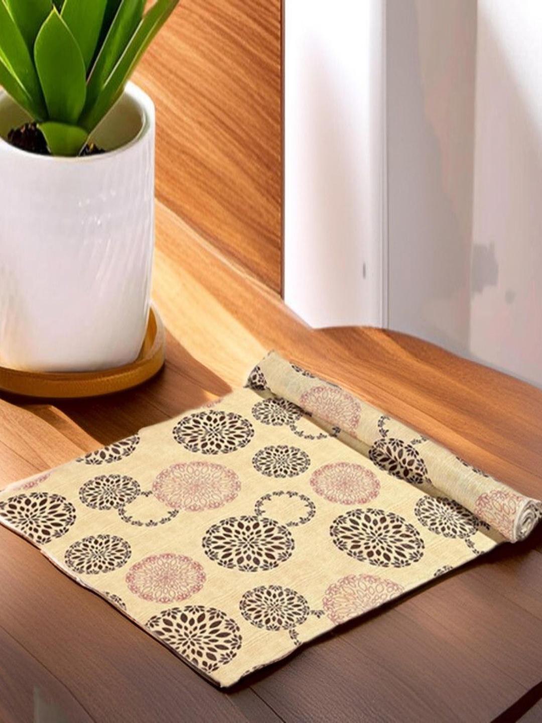 

REVEXO Brown Set of 1 Water Resistant Shelf Liner Organisers