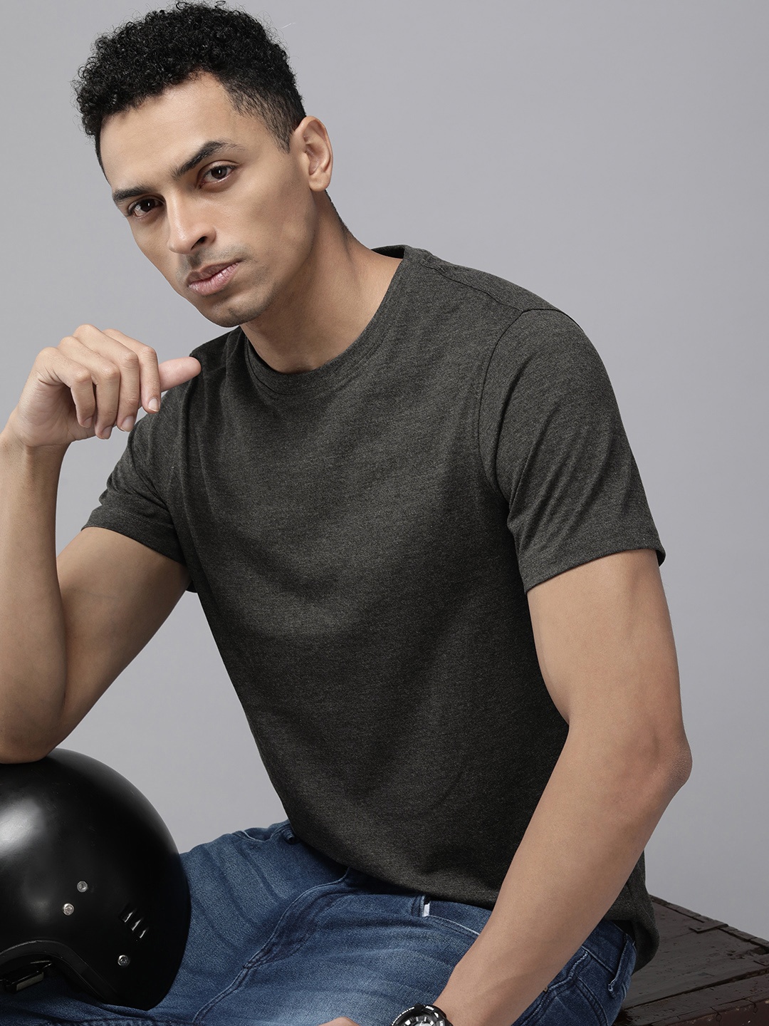 

Roadster Men T-shirt, Charcoal