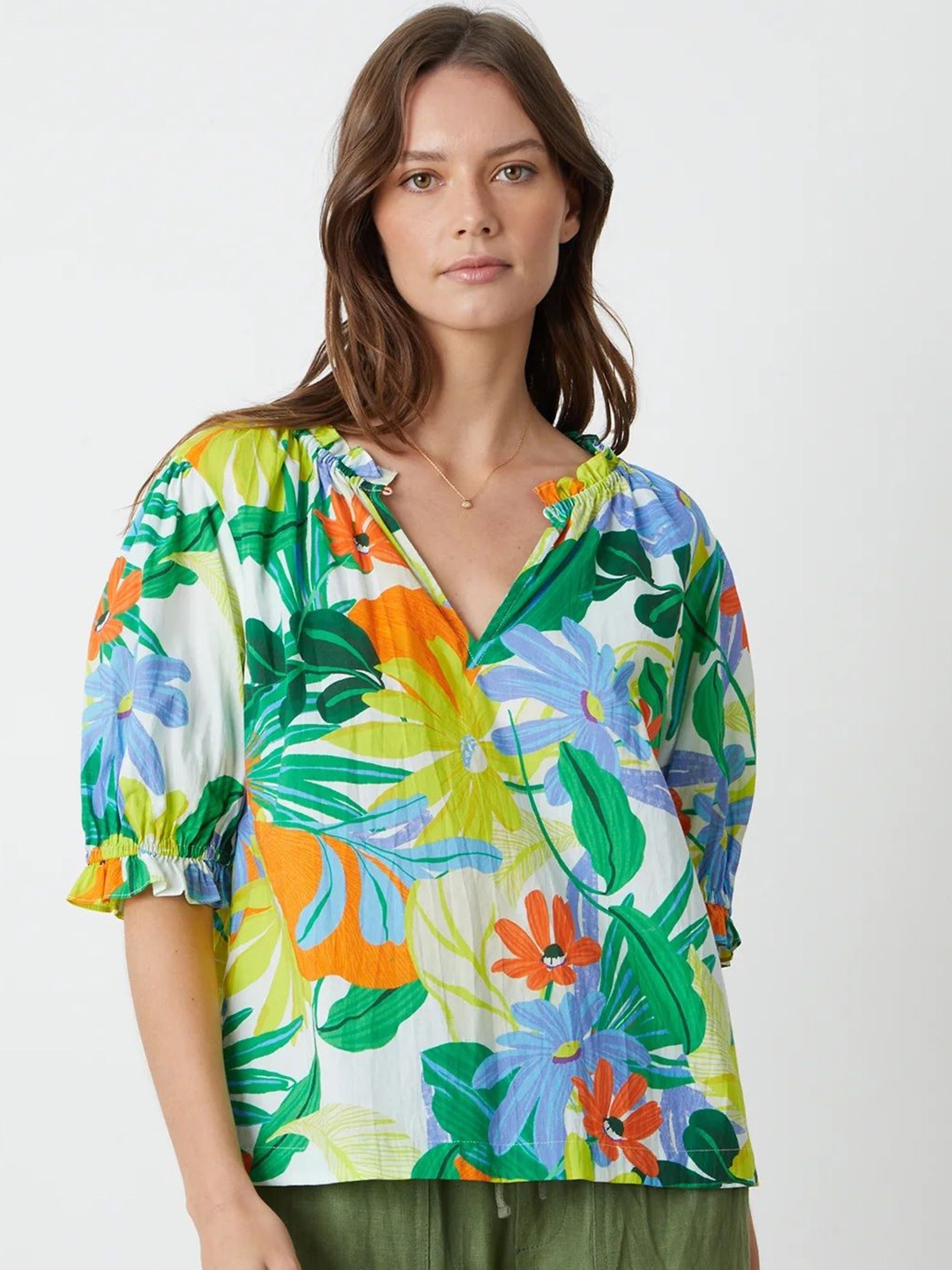 

FNOCKS Women Floral Printed Applique Cotton Top, Green
