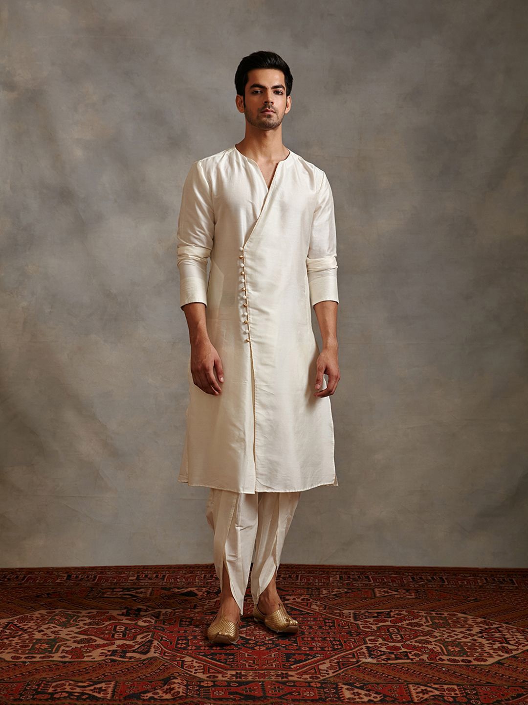 

Abhishti Overlapped buttoned Down Cotton kurta, Cream