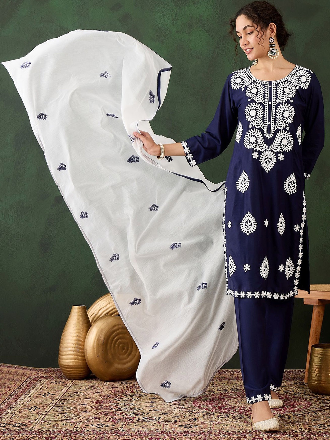 

HERE&NOW Floral Embroidered Straight Thread Work Kurta With Salwar And Dupatta, Navy blue