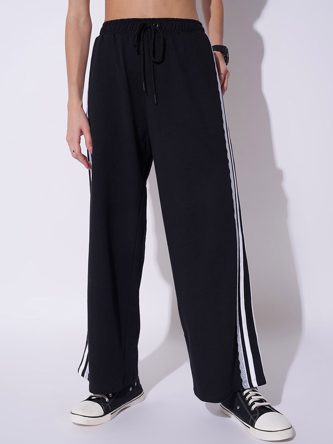 

Ajile by Pantaloons Women Pure Cotton Mid Rise Joggers With Side Contrast Piping, Black