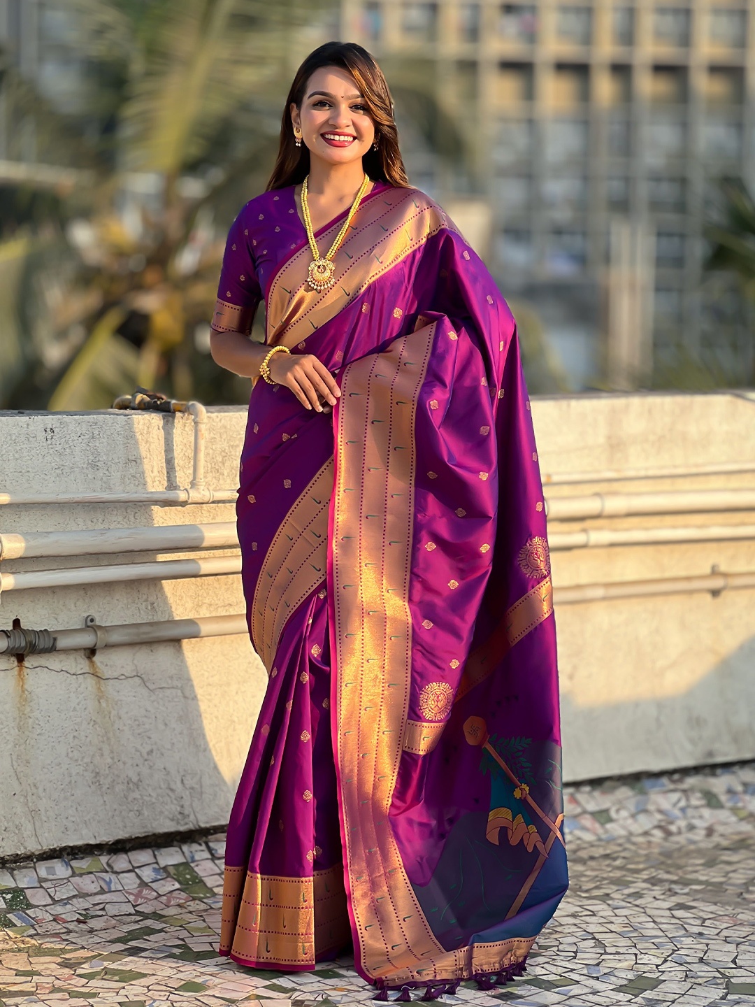

Vintro Ethnic Motifs Woven Design Zari Pure Silk Paithani Saree, Magenta