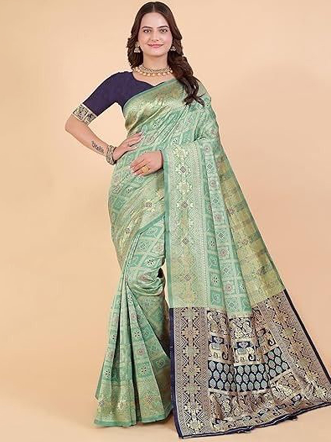 

Suratwala Woven Design Kota Saree With Blouse Piece, Green